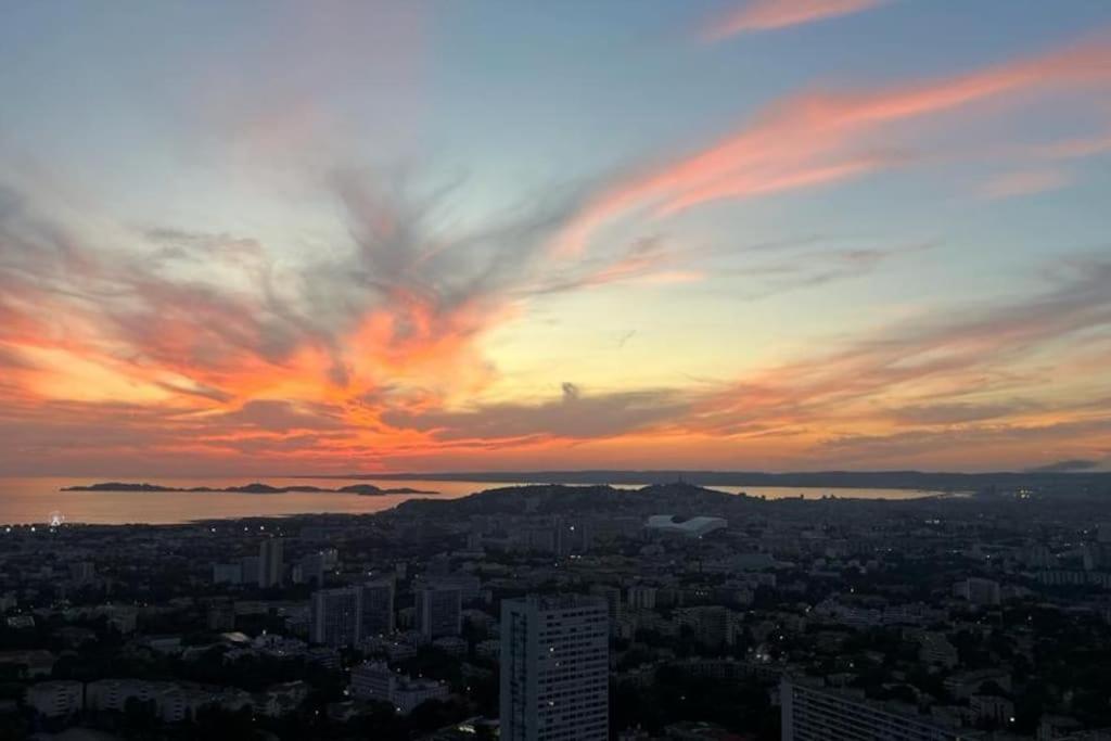 Superbe Appartement 2 Chambres Avec Vue Sur La Mer Et La Montagne Marseille Ngoại thất bức ảnh